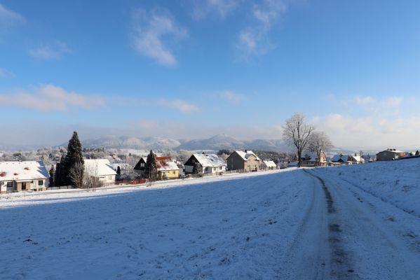 Žacléř, 11.1.2022
Čtvrť Betlém I. - pohled na Vraní hory.
Keywords: Krkonoše Rýchory Žacléř Vraní hory