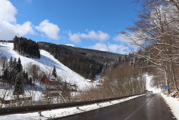 Žacléř, 20.3.2021
Les na zámeckém vrchu.
Schlüsselwörter: Žacléř Krkonoše Rýchory Prkenný Důl