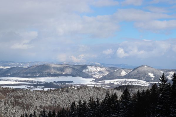 Žacléř, 20.3.2021
Vraní hory od Rýchorského kříže.
Klíčová slova: Žacléř Krkonoše Rýchory Rýchorský kříž Vraní hory
