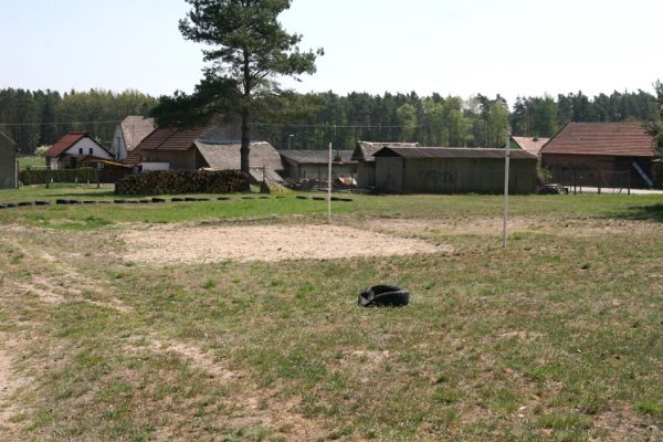 Bohumileč, Zástava, 21.4.2011
Zachovalá písčina s kostřavami v centru obc - víceúčelový zábavní areál.
Klíčová slova: Rokytno Bohumileč Zástava