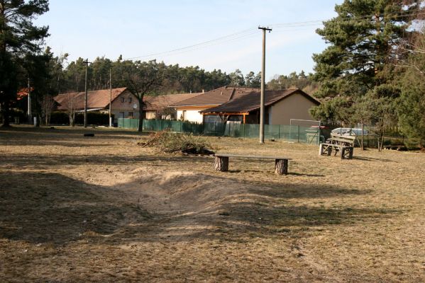 Bohumileč, Zástava, 6.3.2013
Písčiny uprostřed obce - prostor pro volnočasové aktivity obyvatel.
Mots-clés: Rokytno Bohumileč Zástava