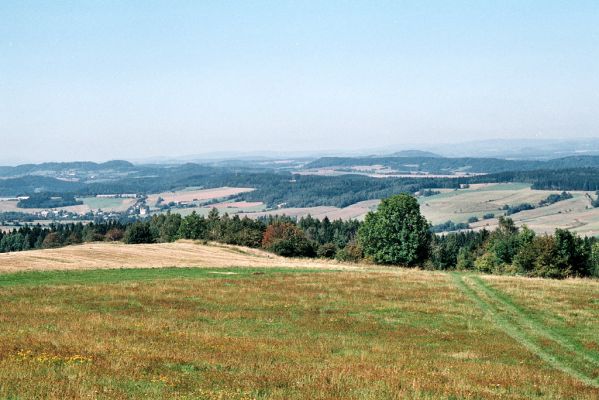 Třebihošť, Zvičina, VIII.2006
Pohled ze Zvičina na západ.
Klíčová slova: Třebihošť Zvičina