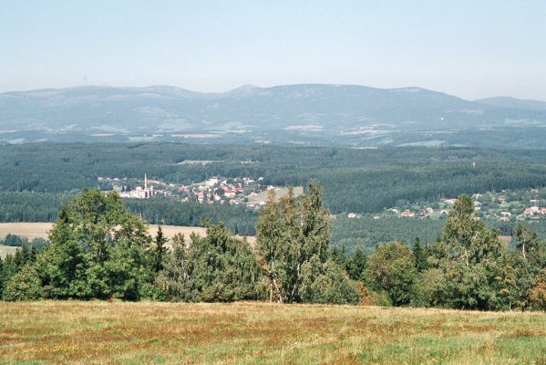 Třebihošť, Zvičina, VIII.2006
Pohled ze Zvičiny na Krkonoše.
Mots-clés: Třebihošť Zvičina Krkonoše