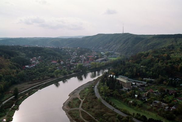 Zvole, 19.10.2004
Pohled z Homole na Vrané nad Vltavou.


Klíčová slova: Zvole vrch Homole Vrané nad Vltavou