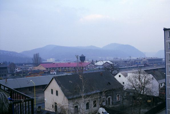 Zvolen, 28.3.2003
Veľký vrch a Pustý hrad od Zvolena nákladní stanice.
Klíčová slova: Zvolen Veľký vrch Pustý hrad