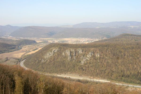 Zvolen, 4.4.2016
Javorie - Pustý hrad. Pohled na Veľkou stráž.


Keywords: Zvolen Javorie Pustý hrad Veľká stráž